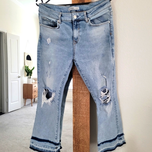 ZARA CROP FLARE JEANS SIZE 8 - Picture 1 of 3